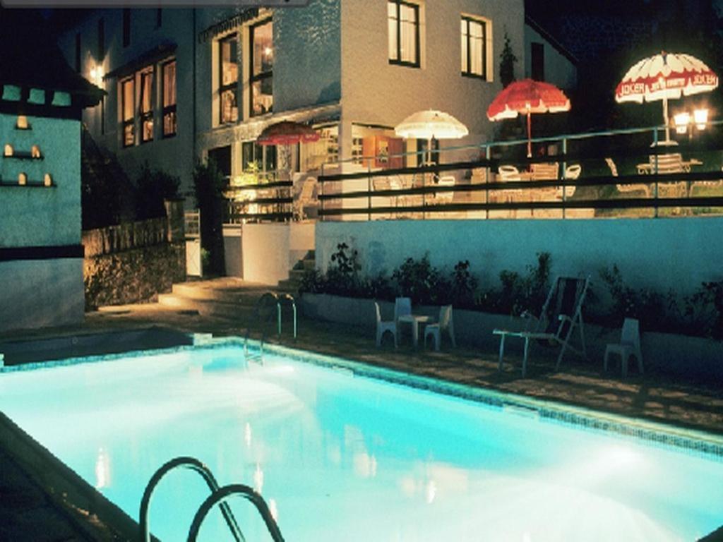 Logis Hotel Les Tilleuls Saint-Cirgues-de-Jordanne ภายนอก รูปภาพ