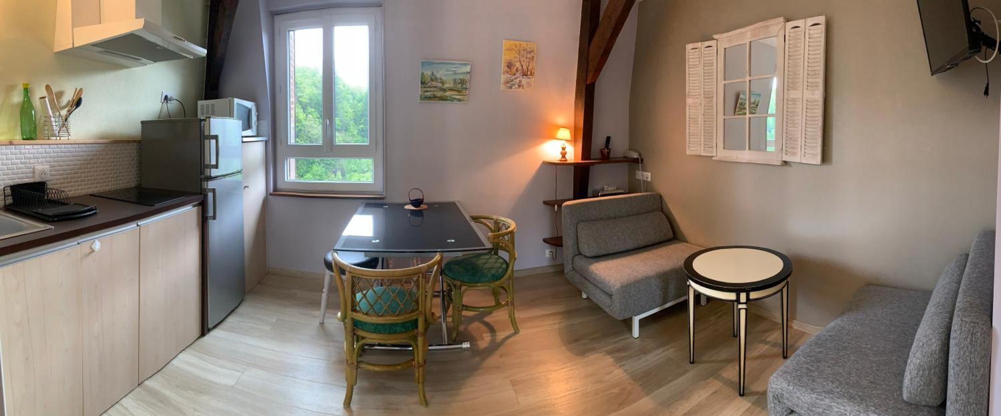 Logis Hotel Les Tilleuls Saint-Cirgues-de-Jordanne ภายนอก รูปภาพ