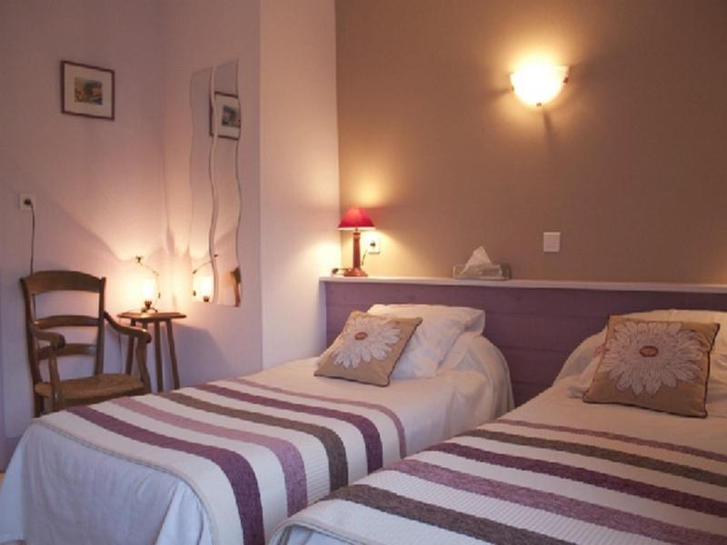 Logis Hotel Les Tilleuls Saint-Cirgues-de-Jordanne ห้อง รูปภาพ