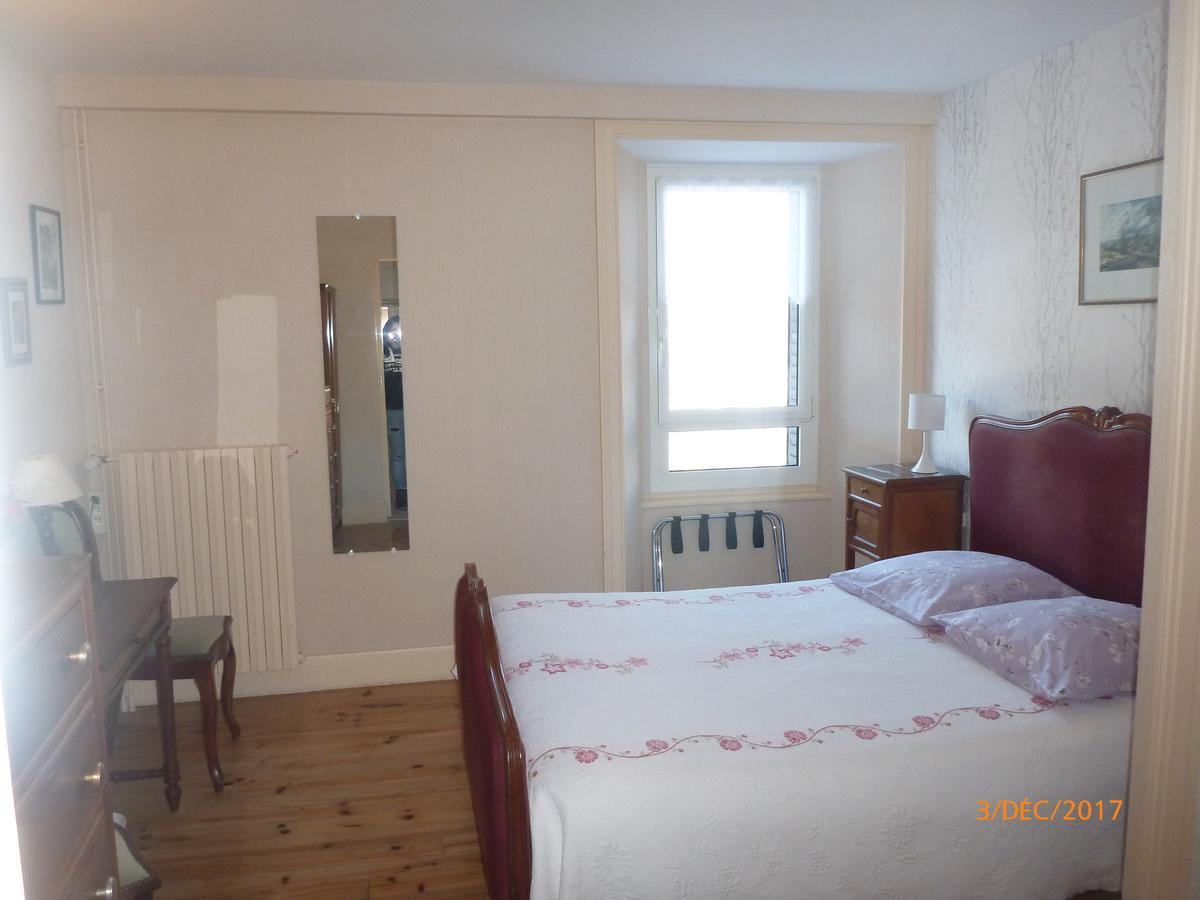 Logis Hotel Les Tilleuls Saint-Cirgues-de-Jordanne ภายนอก รูปภาพ